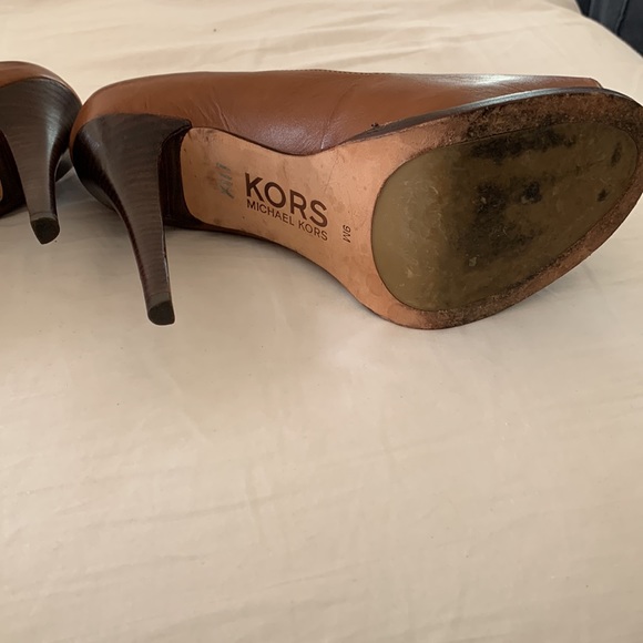 Womens Michael Kors heels worn only once - Picture 2 of 4